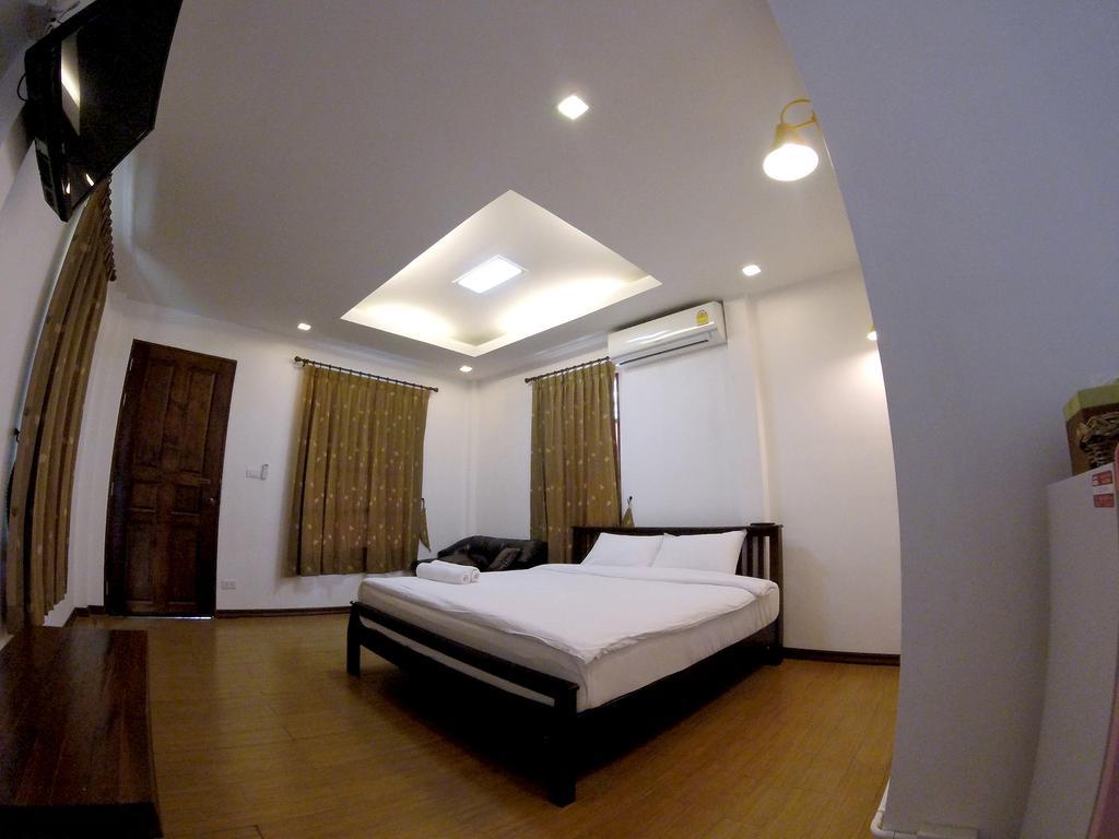 Toffee House Hotel Nakhon Nayok Exterior photo