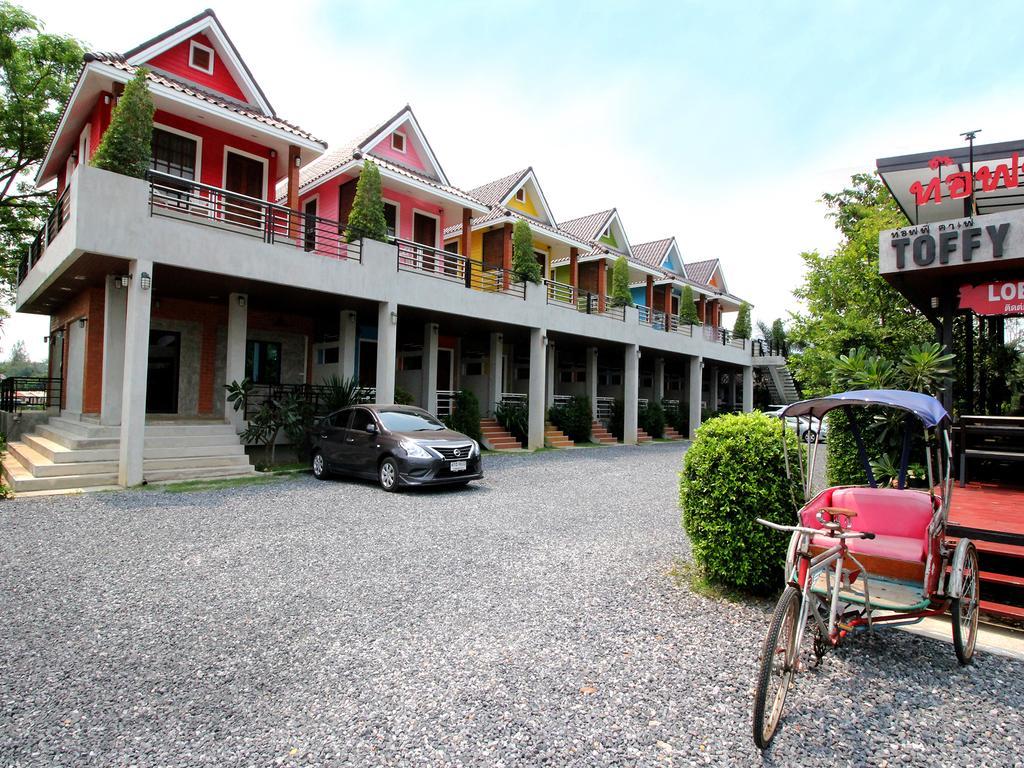 Toffee House Hotel Nakhon Nayok Exterior photo