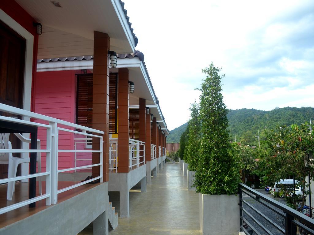 Toffee House Hotel Nakhon Nayok Exterior photo