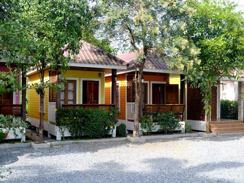 Toffee House Hotel Nakhon Nayok Exterior photo